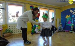 Pasowanie na przedszkolaka grupy „Żabki” w Przedszkolu nr 4 w Działdowie [zdjęcia]