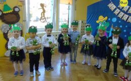 Pasowanie na przedszkolaka grupy „Żabki” w Przedszkolu nr 4 w Działdowie