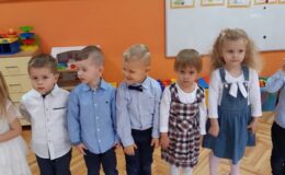 Obchody Narodowego Święta Niepodległości i udział w akcji „Szkoła do hymnu” w Przedszkolu nr 5