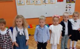 Obchody Narodowego Święta Niepodległości i udział w akcji „Szkoła do hymnu” w Przedszkolu nr 5