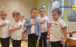 Obchody Narodowego Święta Niepodległości i udział w akcji „Szkoła do hymnu” w Przedszkolu nr 5
