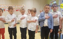 Obchody Narodowego Święta Niepodległości i udział w akcji „Szkoła do hymnu” w Przedszkolu nr 5