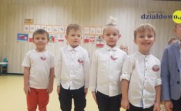 Obchody Narodowego Święta Niepodległości i udział w akcji „Szkoła do hymnu” w Przedszkolu nr 5