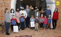 Wręczenie nagród i wyróżnień w konkursie na Kartkę Bożonarodzeniową