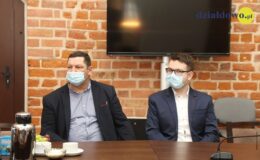 Najzdolniejsi uczniowie naszego miasta otrzymali z rąk burmistrza stypendia [zdjęcia]