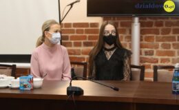 Najzdolniejsi uczniowie naszego miasta otrzymali z rąk burmistrza stypendia