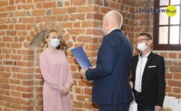 Najzdolniejsi uczniowie naszego miasta otrzymali z rąk burmistrza stypendia