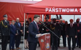 Dzień Strażaka w Działdowie. Podziękowania, odznaczenia, awanse i ślubowanie
