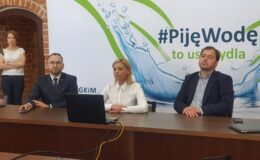 W lato, jak i w ciągu całego roku, najlepiej pić wodę i to z naszego wodociągu