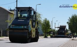 Druga warstwa asfaltu na ul. Krasickiego