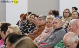 Pełna widownia na przedstawieniu „Czekoladki”