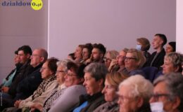 Pełna widownia na przedstawieniu „Czekoladki”