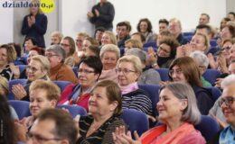 Pełna widownia na przedstawieniu „Czekoladki”