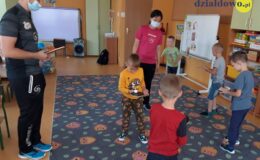 Nauka gry w tenisa w Przedszkolu nr 3 w Działdowie