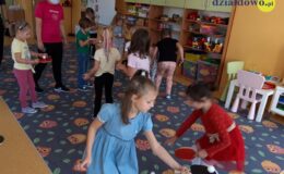 Nauka gry w tenisa w Przedszkolu nr 3 w Działdowie