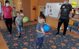 Nauka gry w tenisa w Przedszkolu nr 3 w Działdowie