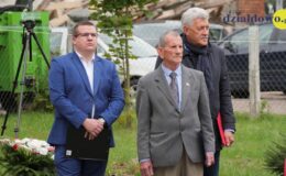 Odsłonięcie odrestaurowanego pomnika na terenie byłego obozu Soldau w Działdowie