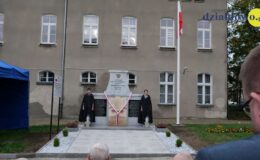 Odsłonięcie odrestaurowanego pomnika na terenie byłego obozu Soldau w Działdowie