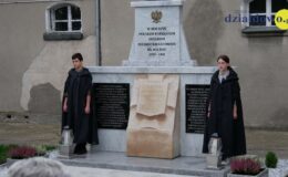 Odsłonięcie odrestaurowanego pomnika na terenie byłego obozu Soldau w Działdowie