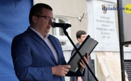 Odsłonięcie odrestaurowanego pomnika na terenie byłego obozu Soldau w Działdowie