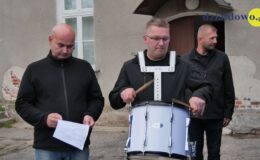 Odsłonięcie odrestaurowanego pomnika na terenie byłego obozu Soldau w Działdowie