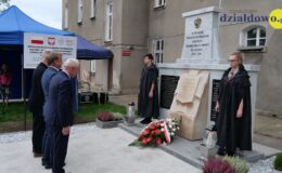 Odsłonięcie odrestaurowanego pomnika na terenie byłego obozu Soldau w Działdowie