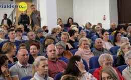 Pełna widownia na przedstawieniu „Czekoladki”