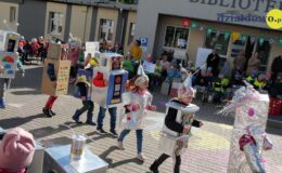 Marsz robotów, czyli „Robo-marsz” w naszej bibliotece