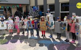 Marsz robotów, czyli „Robo-marsz” w naszej bibliotece