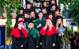 Dyplomatorium i czepkowanie absolwentów kierunku pielęgniarstwo Wyższej Szkoły Gospodarki Kolegium Nauk Stosowanych Filii w Działdowie