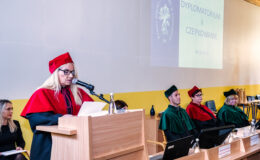 Dyplomatorium i czepkowanie absolwentów kierunku pielęgniarstwo Wyższej Szkoły Gospodarki Kolegium Nauk Stosowanych Filii w Działdowie