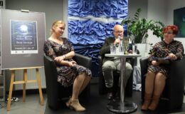 A wiatr otwiera drzwi ciszy, niech trwa i nie minie…. Promocja najnowszego tomu wierszy poetki Anny Barbary Czuraj-Struzik