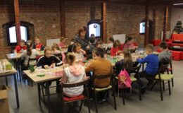 A po warsztatach dzieci odwiedził Mikołaj