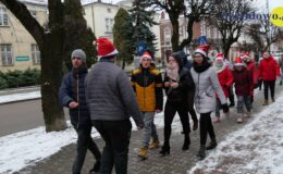 Sztafeta z Mikołajem przeszła ulicami Działdowa