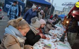 Świąteczne spotkanie przy ratuszu