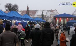 Świąteczne spotkanie przy ratuszu