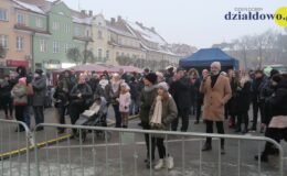Świąteczne spotkanie przy ratuszu