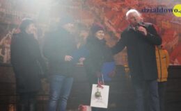 Świąteczne spotkanie przy ratuszu