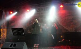 Świąteczne spotkanie przy ratuszu