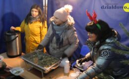 Świąteczne spotkanie przy ratuszu
