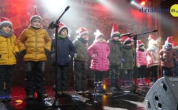 Świąteczne spotkanie przy ratuszu