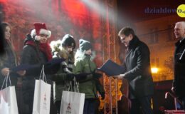 Świąteczne spotkanie przy ratuszu