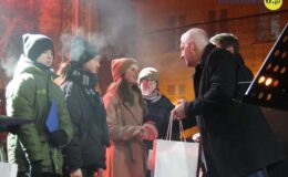 Świąteczne spotkanie przy ratuszu