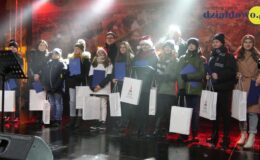 Świąteczne spotkanie przy ratuszu