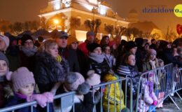 Świąteczne spotkanie przy ratuszu