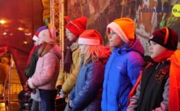 Świąteczne spotkanie przy ratuszu