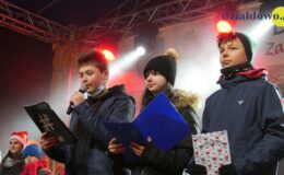 Świąteczne spotkanie przy ratuszu