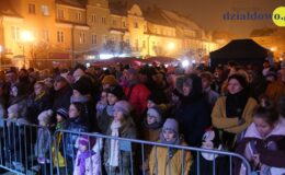Świąteczne spotkanie przy ratuszu