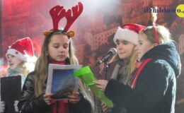 Świąteczne spotkanie przy ratuszu