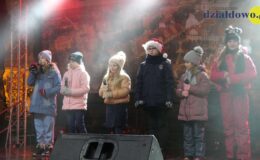 Świąteczne spotkanie przy ratuszu